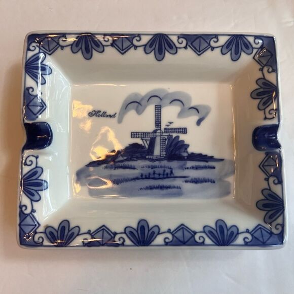 Delft Blue Designed by Otis Ashtray Trinket Dish - Picture 1 of 6